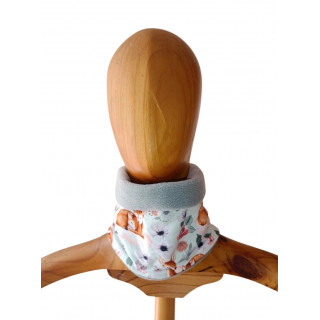 Braga de cuello artesanal infantil con estampado de ciervos durmiendo