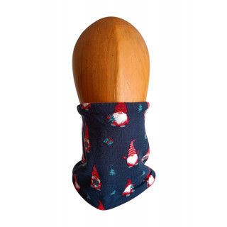 Braga cuello infantil con estampado de gnomos navideños, mostrada en maniquí de madera (vista frontal).