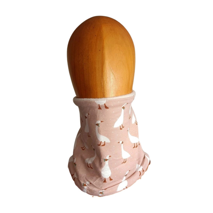 cuello polar infantil con estampado de ocas vista frontal