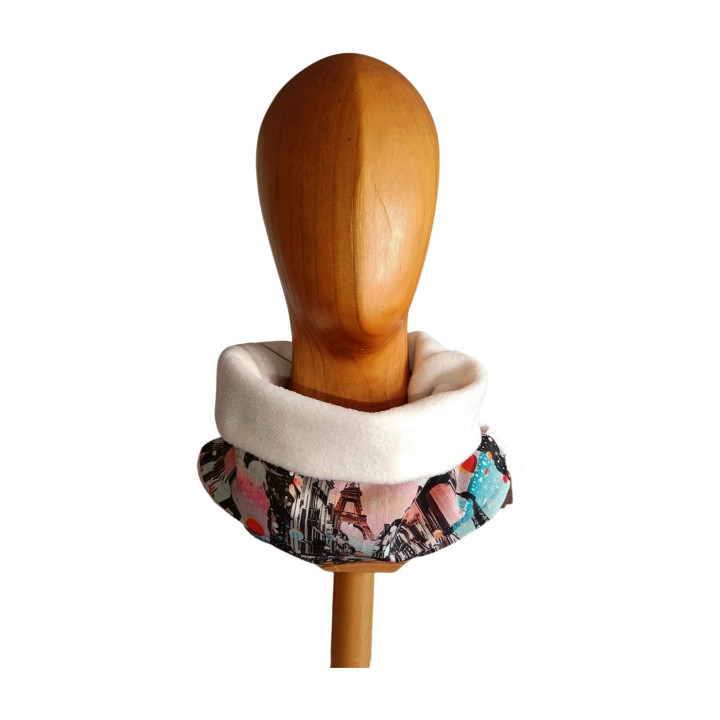 Braga de cuello París con interior en polar blanco suave, doblado hacia afuera para mostrar el forro.