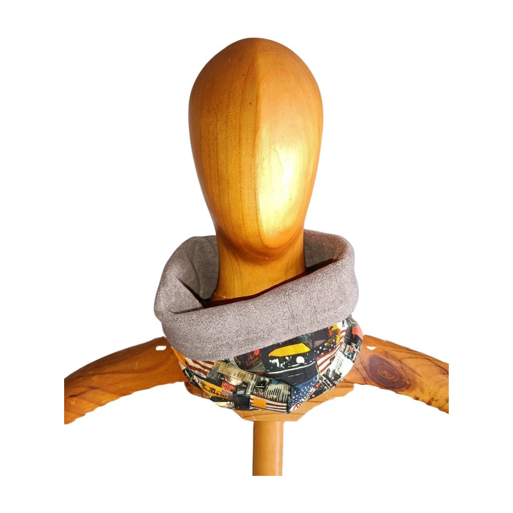 Braga de cuello estampado USA polar, vista frontal mostrando interior en tono gris.