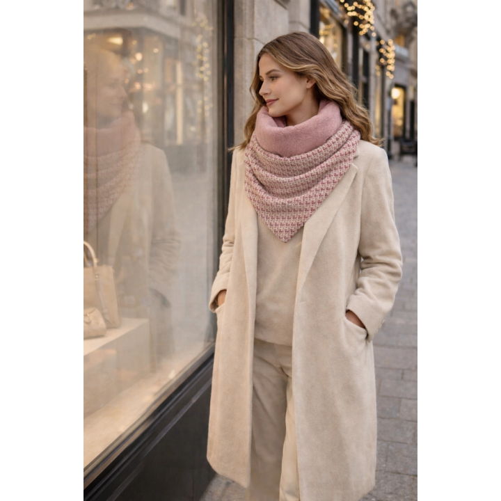Bufanda triangular tweed rosa elegante | by.Cuqui