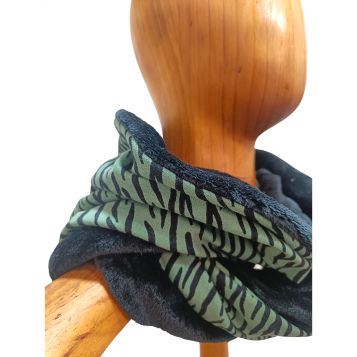 bufanda infinita franela animal print verde
