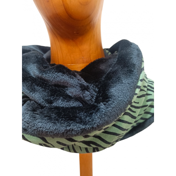 bufanda infinita franela animal print verde