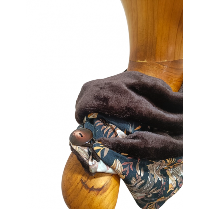 bufanda pico con capucha flores marrones