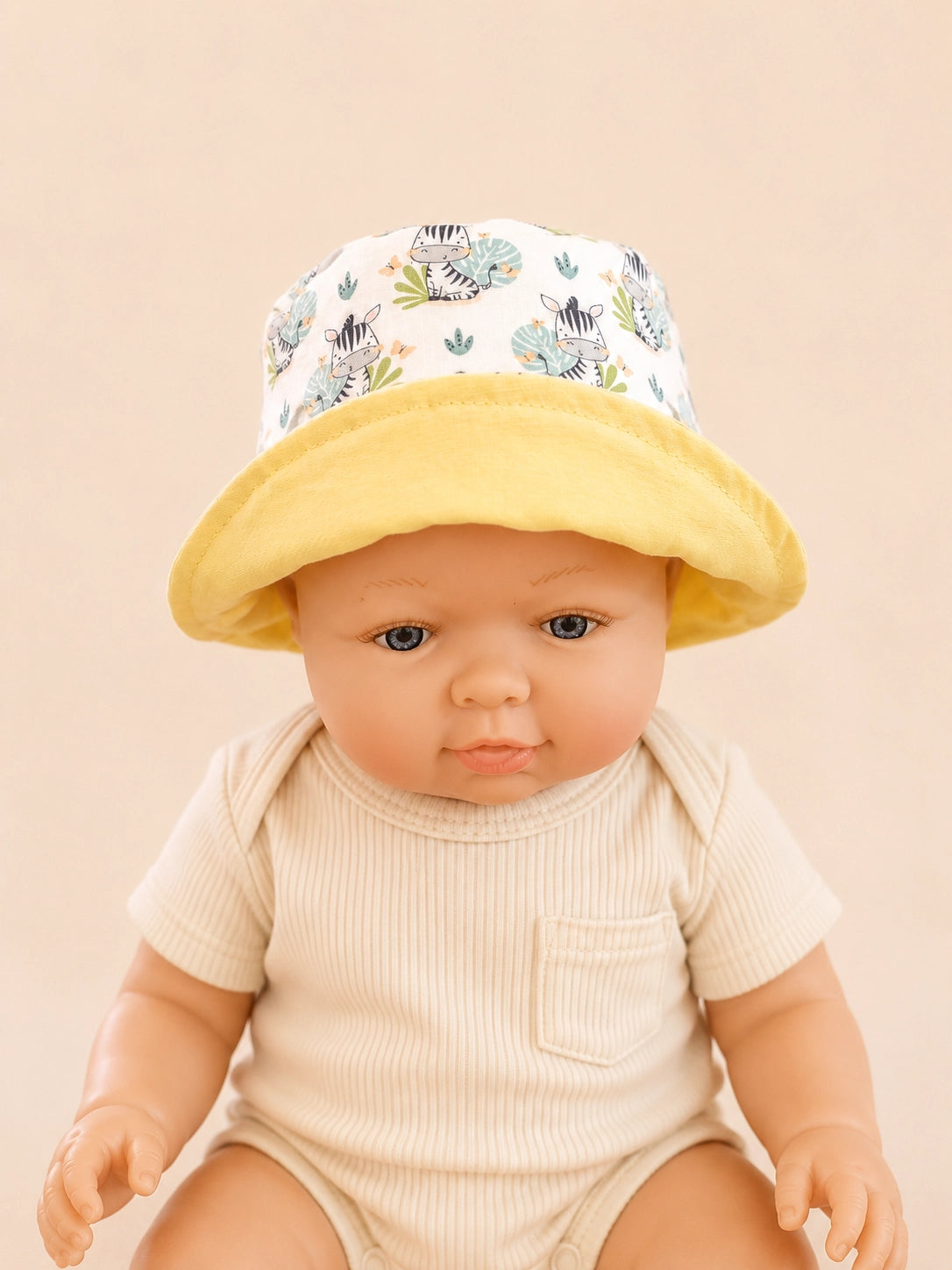 Gorrito reversible Cebritas con interior amarillo sol para bebé [Variant: Amarillo claro]