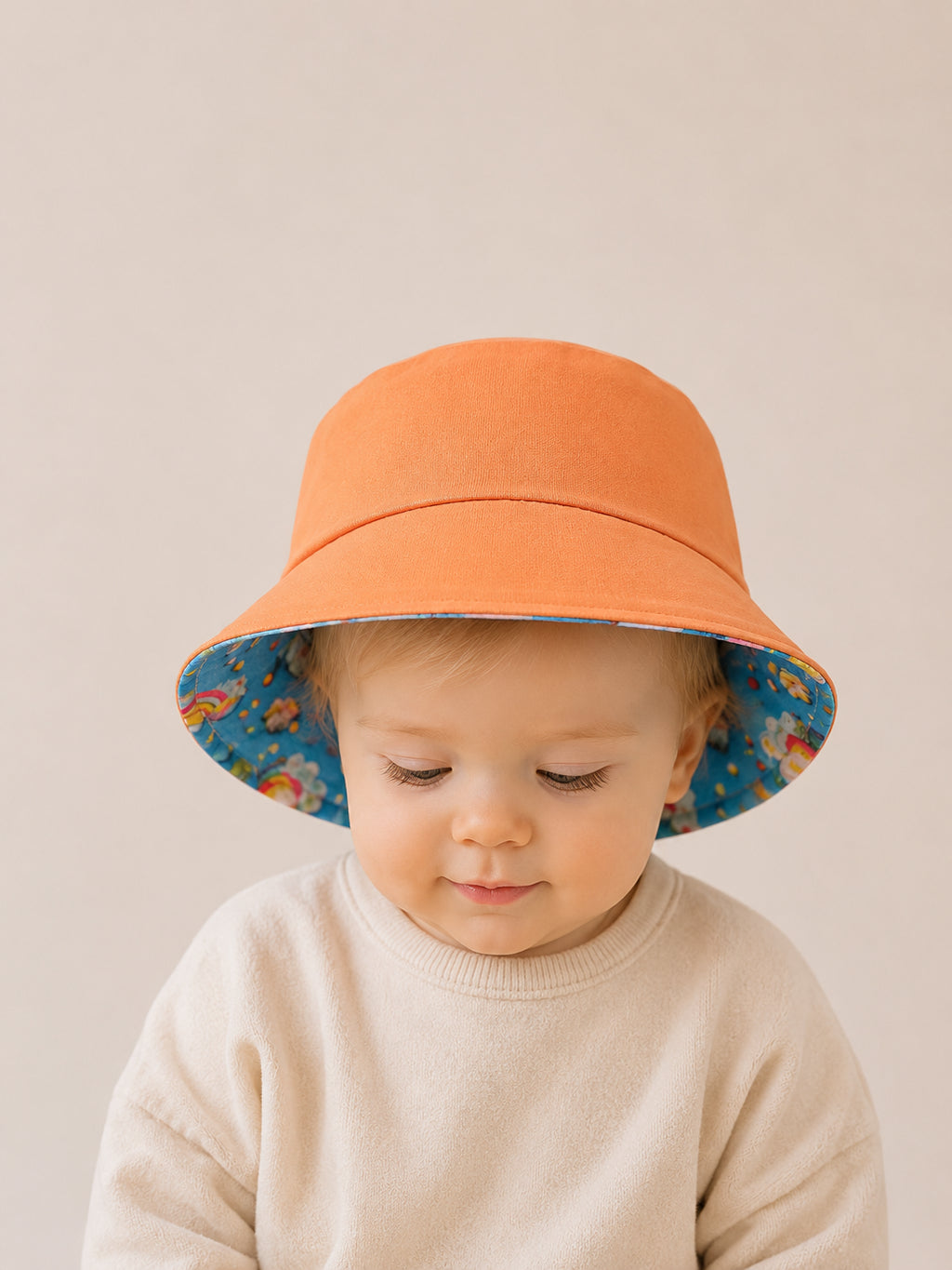 Gorrito pescador infantil con estampado Cielo confeccionado en algodón [Variant: Naranja]