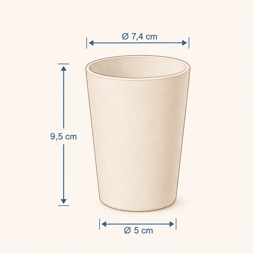 Esquema de medidas del vaso infantil: 9,5 cm de alto, 7,4 cm de diámetro superior y 5 cm de diámetro inferior.