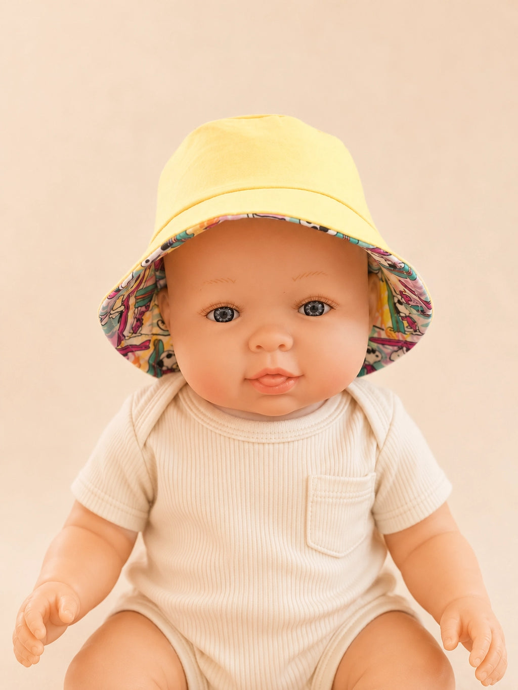 Reverso del gorrito de pescador Snoopy con tela rosa fucsia [Variant: Amarillo claro]