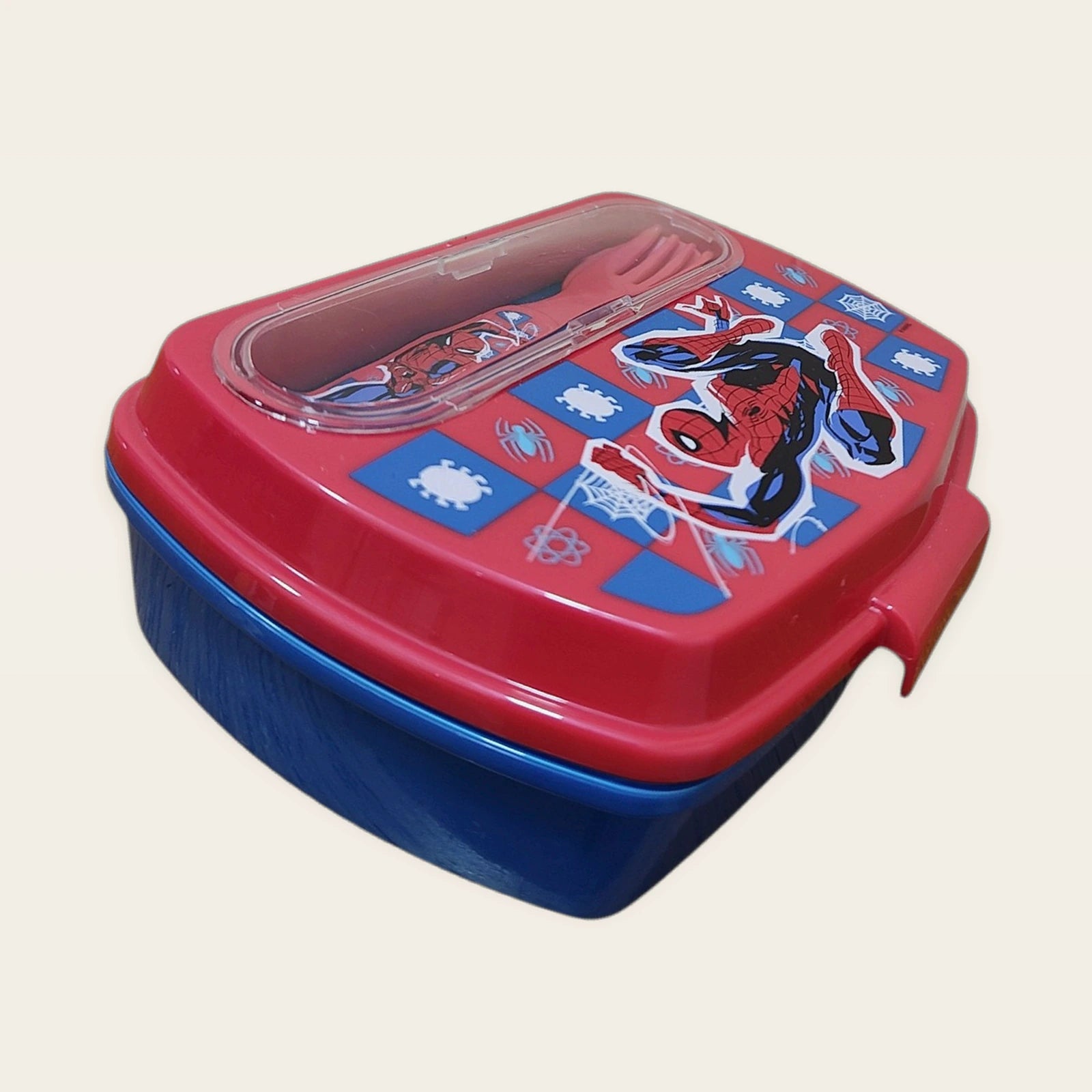 Sandwichera infantil Spider-Man con cubiertos, vista en ángulo