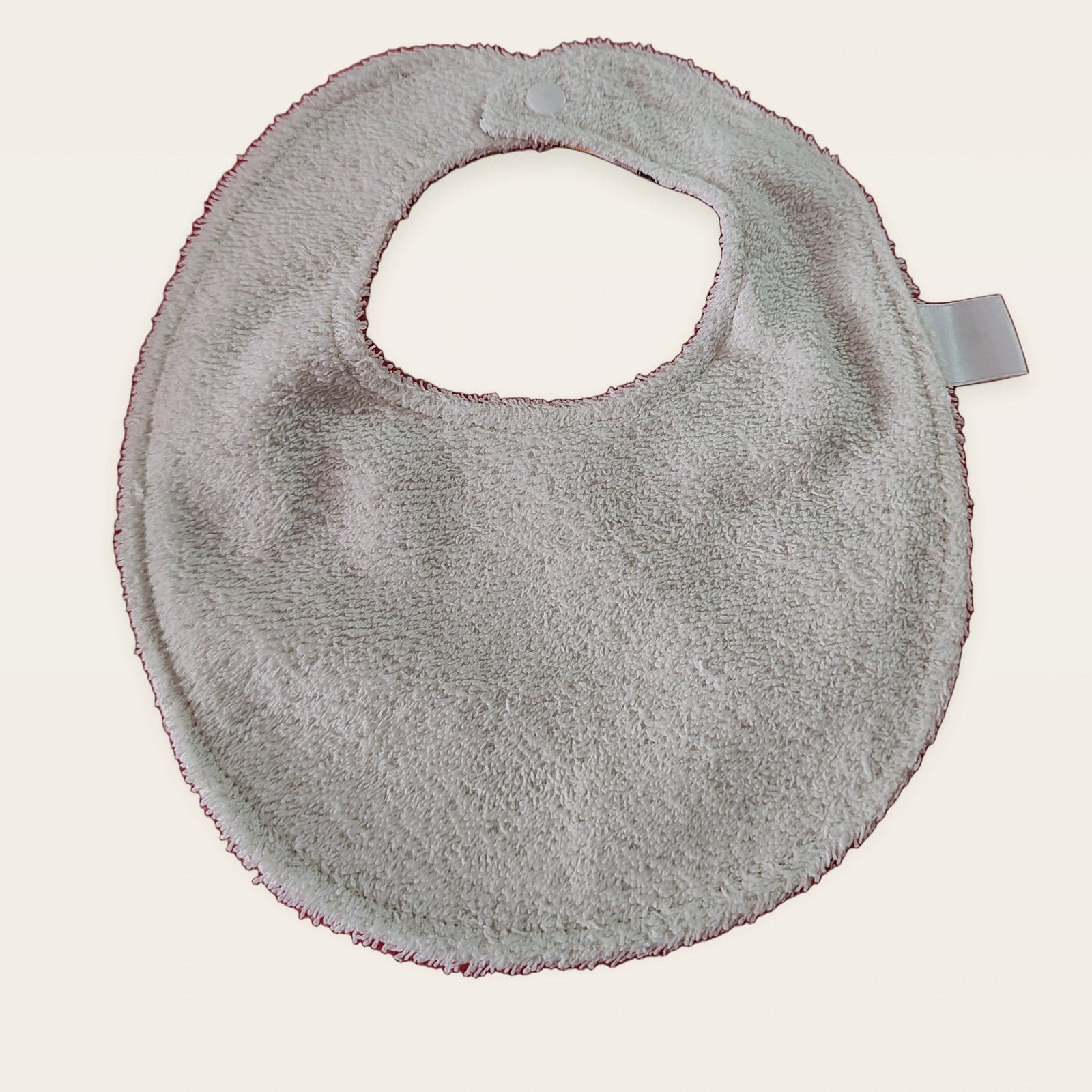 Parte trasera de rizo de bambú beige del babero 0–6 meses Animalitos divertidos con snap blanco [Variant: Blanco]