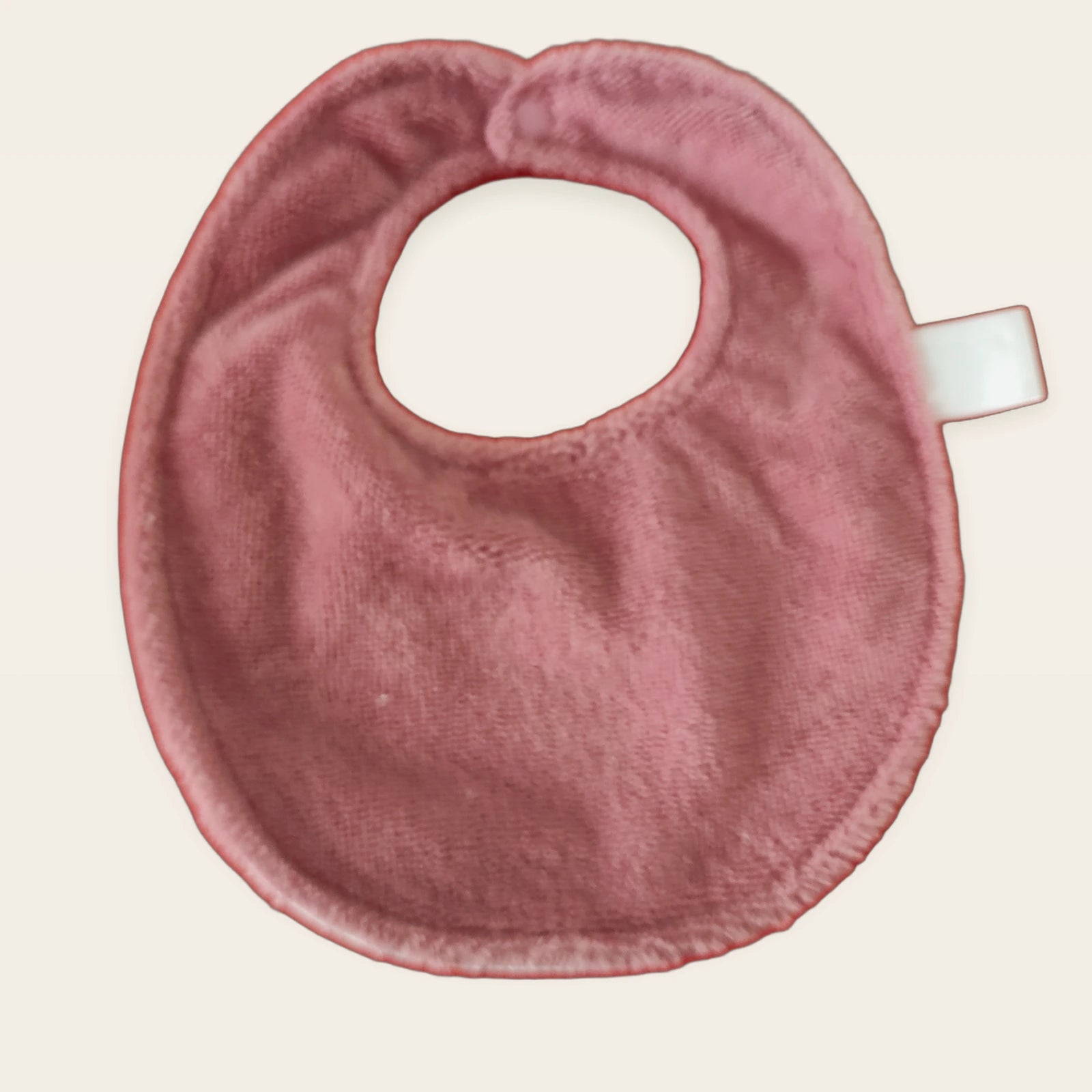 Parte trasera de rizo de bambú rosa empolvado del babero 0–6 meses Cuquielefantes
