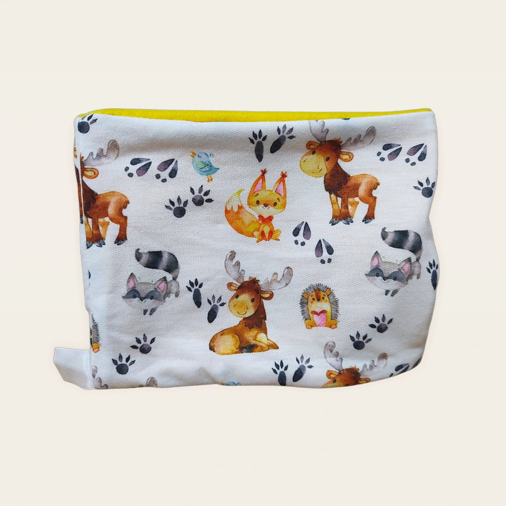 Braga de cuello infantil Animalitos y huellas colocada en plano [Variant: Amarillo sol]