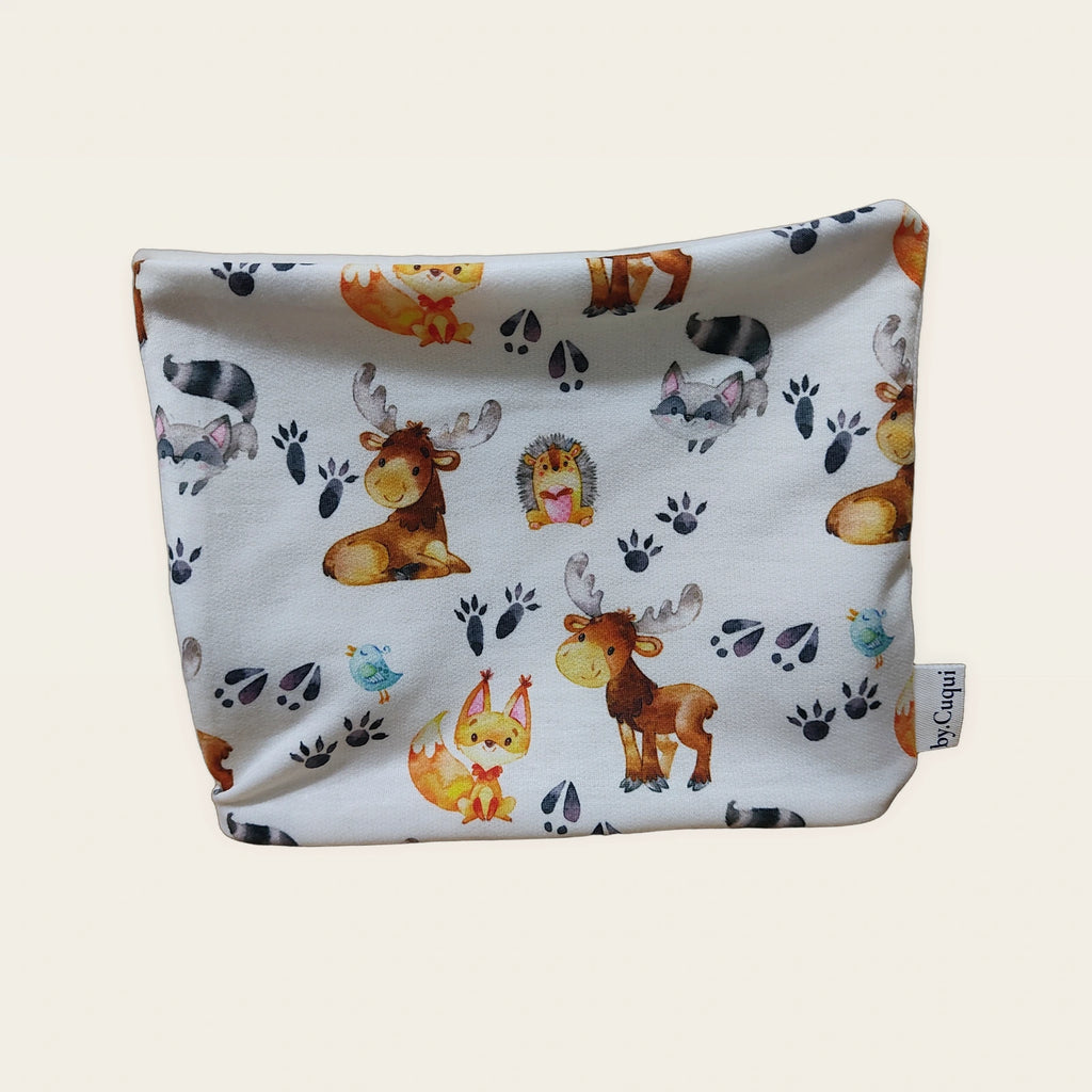 Braga de cuello infantil Animalitos y huellas colocada en plano [Variant: Beige]