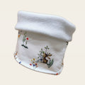 Braga de cuello infantil Conejitos regando con el cuello doblado y el polar blanco visible