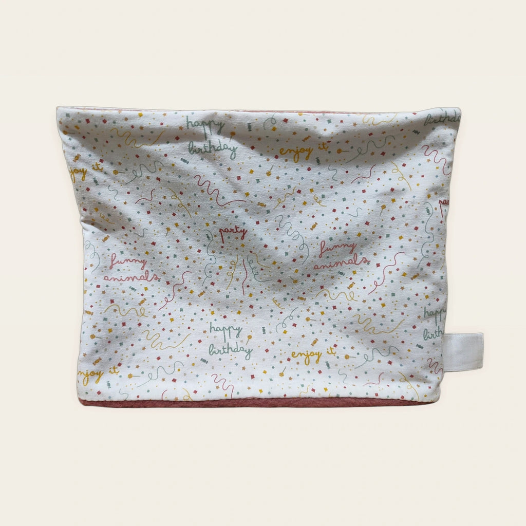 Braga de cuello infantil Party colocada en plano