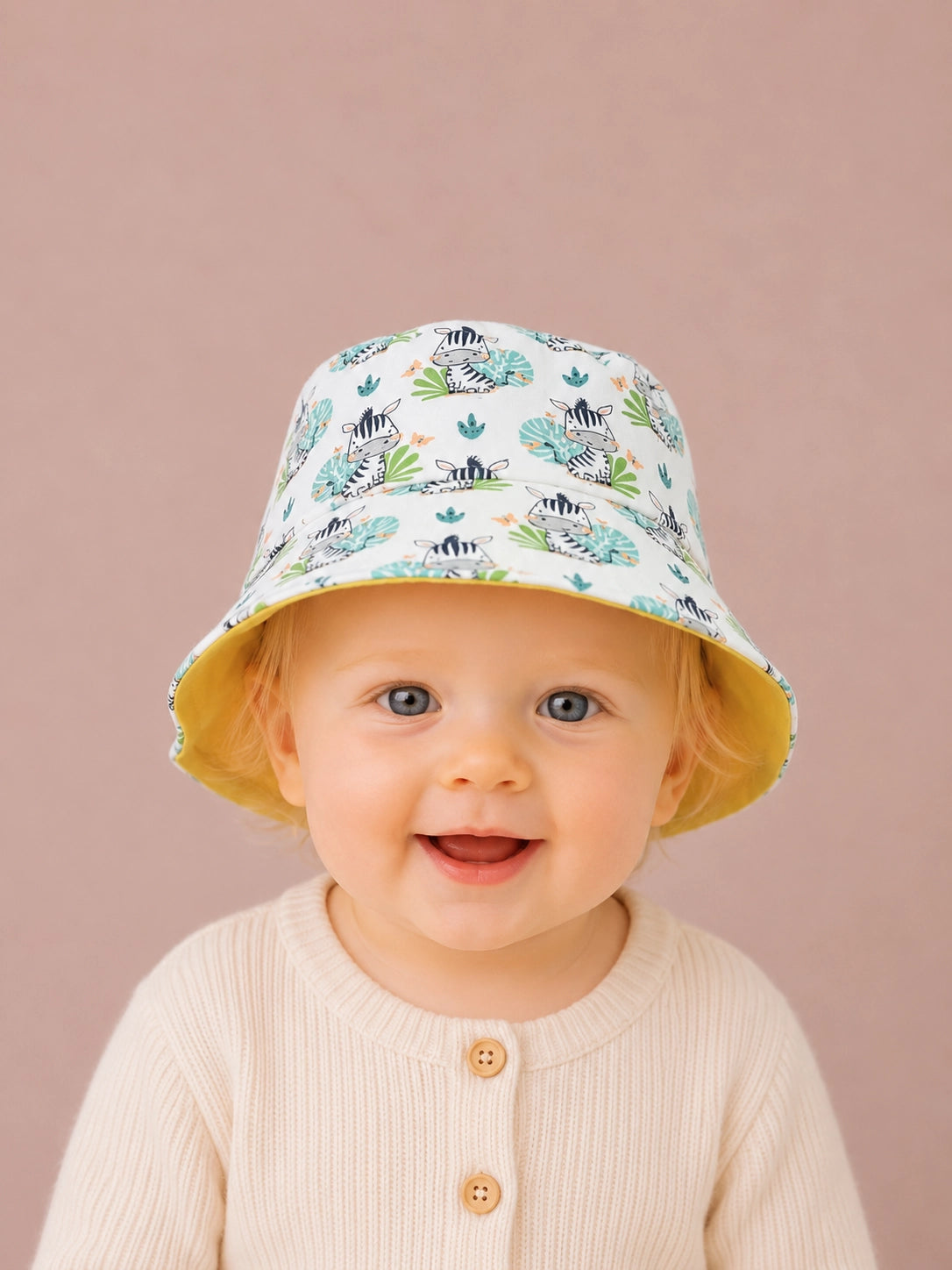 Estampado de cebritas del gorrito de pescador reversible by.Cuqui [Variant: Amarillo sol]