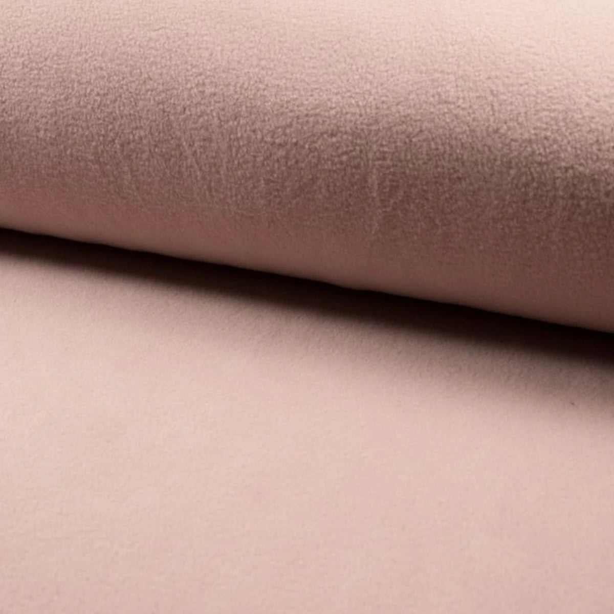 Detalle del tejido polar suave en color nude [Variant: Nude]